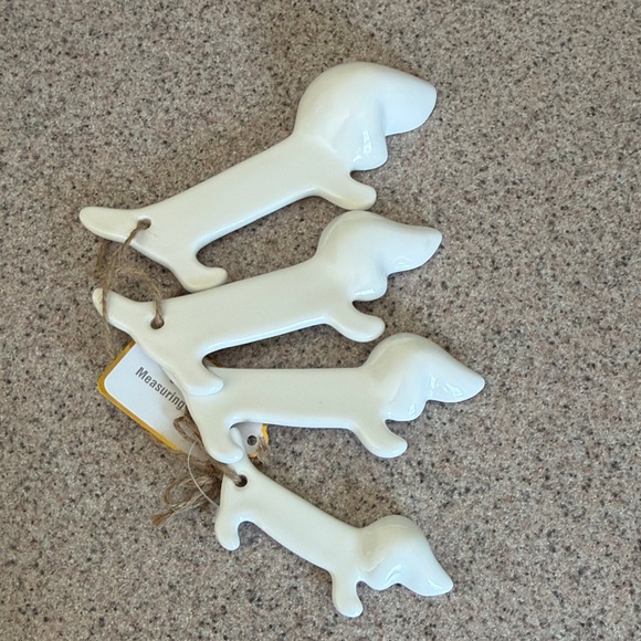 VOTUM White Dachshund Ceramic Measuring Spoon Set – Set of 4 Cute Weiner Dogs - Picture 6 of 7
